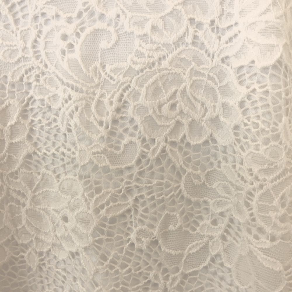 New Directions off-white fully lined lace 3/4 sleeve with ruching tunic - Picture 6 of 10